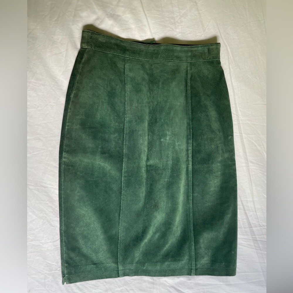 Vintage Chic Green Suede Pencil Skirt